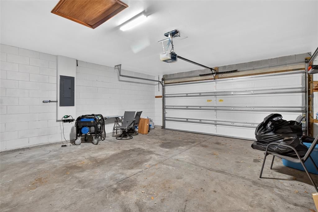 For Sale: $369,000 (3 beds, 2 baths, 1920 Square Feet)