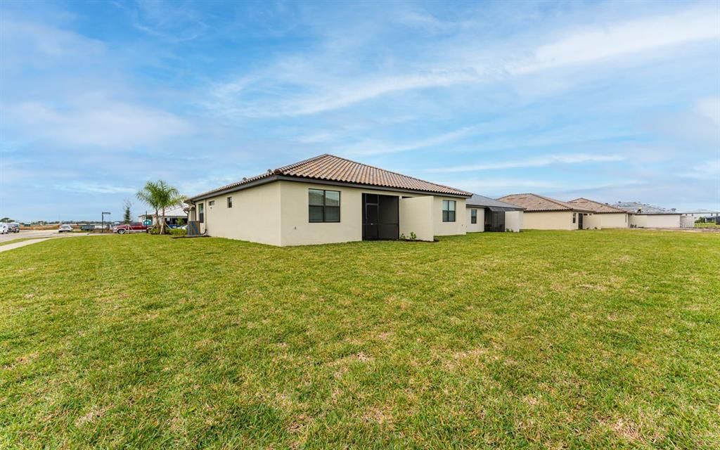 For Rent: $2,595 (2 beds, 2 baths, 1564 Square Feet)