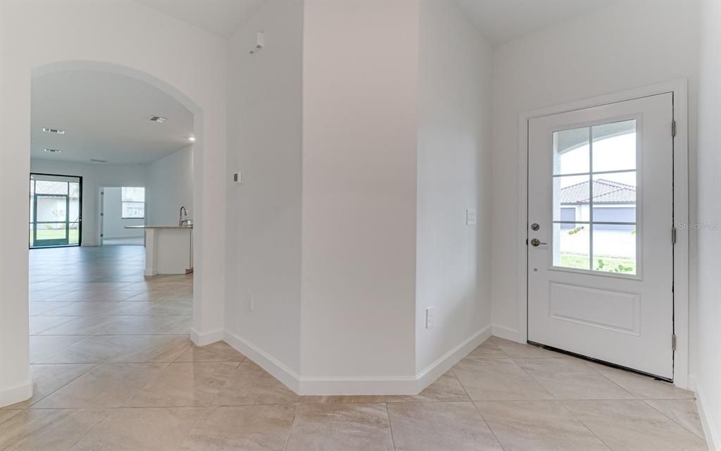For Rent: $2,595 (2 beds, 2 baths, 1564 Square Feet)