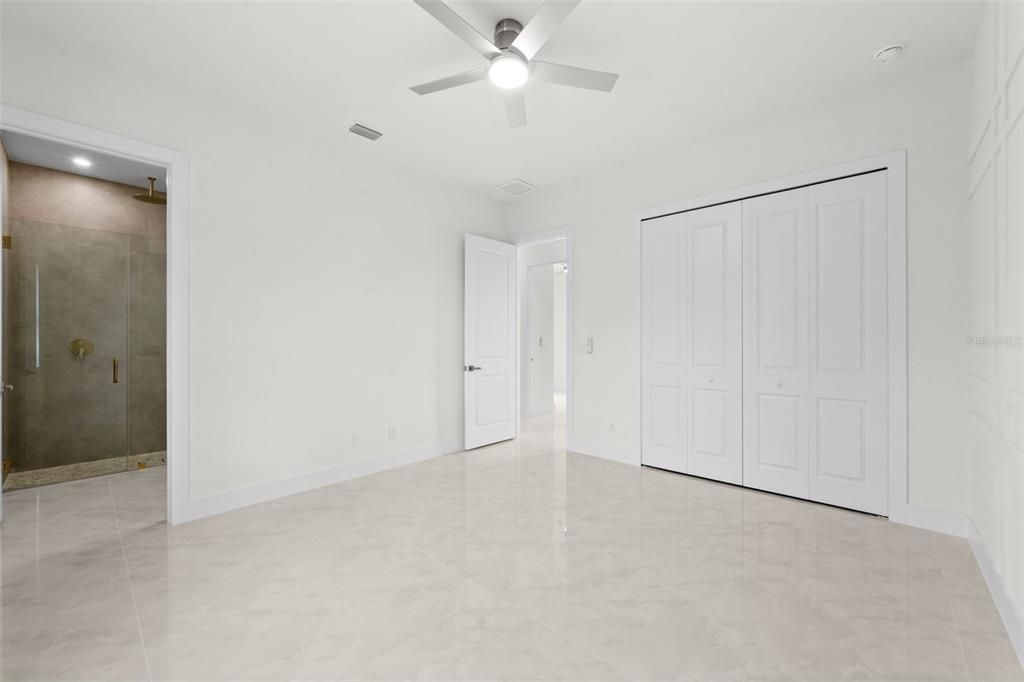 For Sale: $299,900 (3 beds, 2 baths, 1269 Square Feet)