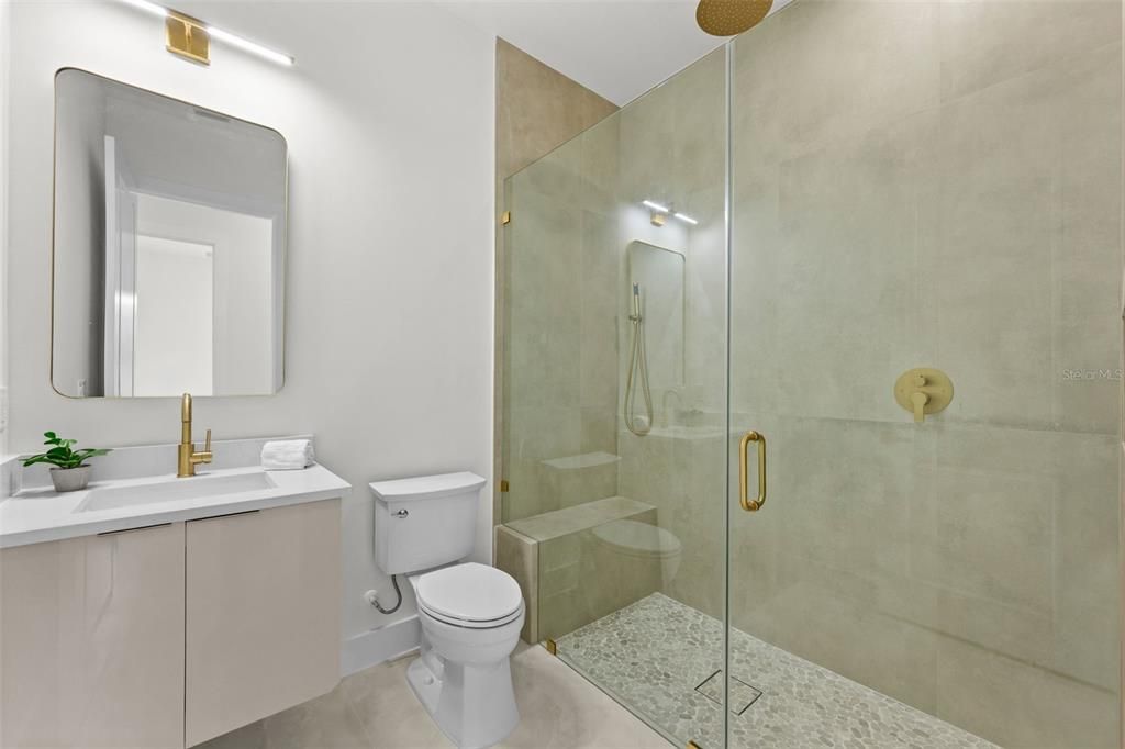 For Sale: $299,900 (3 beds, 2 baths, 1269 Square Feet)