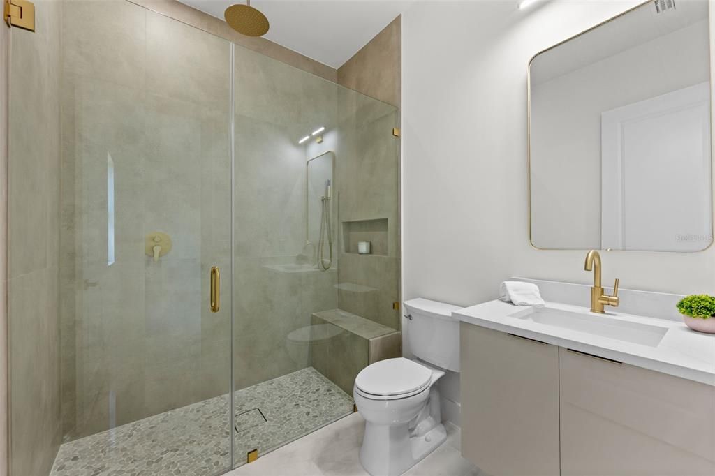 For Sale: $299,900 (3 beds, 2 baths, 1269 Square Feet)