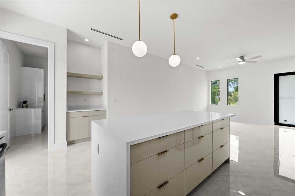For Sale: $299,900 (3 beds, 2 baths, 1269 Square Feet)