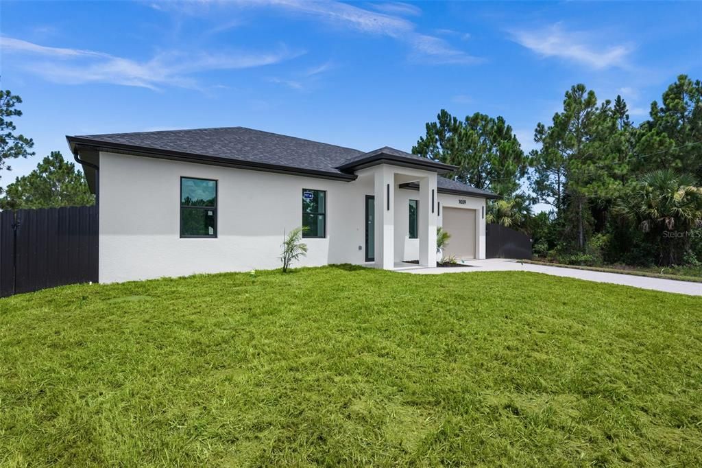 For Sale: $299,900 (3 beds, 2 baths, 1269 Square Feet)