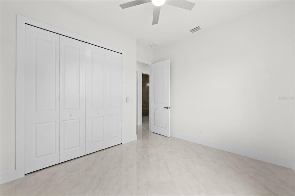 For Sale: $299,900 (3 beds, 2 baths, 1269 Square Feet)