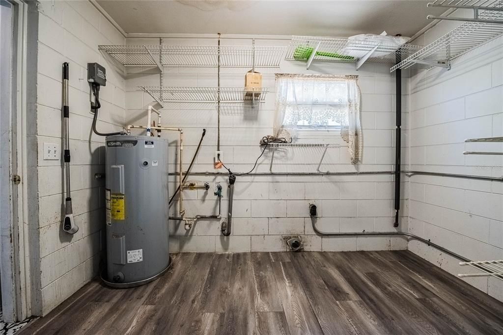 На продажу: $235,000 (3 спален, 1 ванн, 900 Квадратных фут)