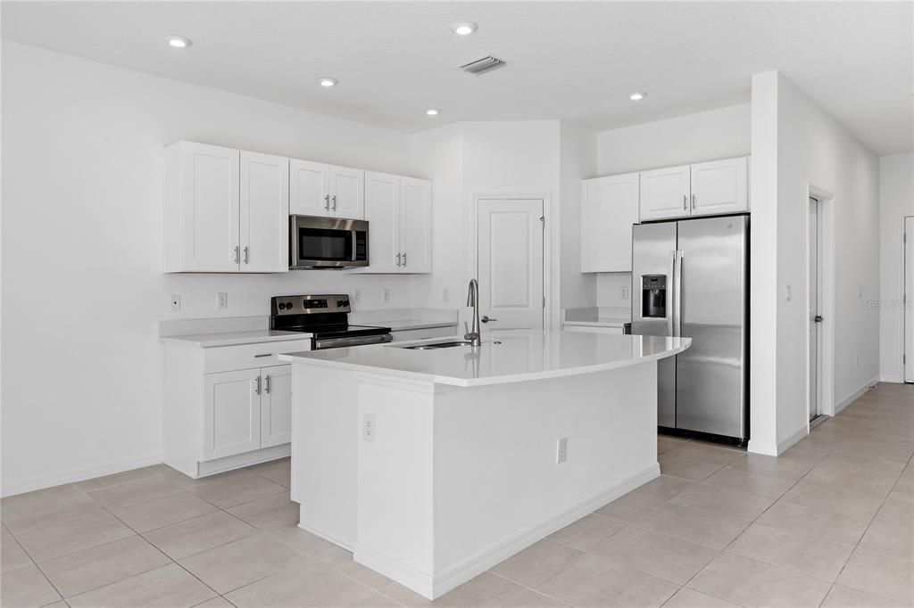 For Sale: $339,600 (3 beds, 2 baths, 1407 Square Feet)