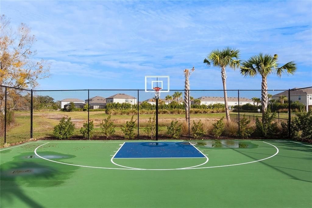 For Sale: $339,600 (3 beds, 2 baths, 1407 Square Feet)