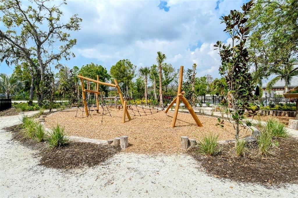 For Sale: $339,600 (3 beds, 2 baths, 1407 Square Feet)