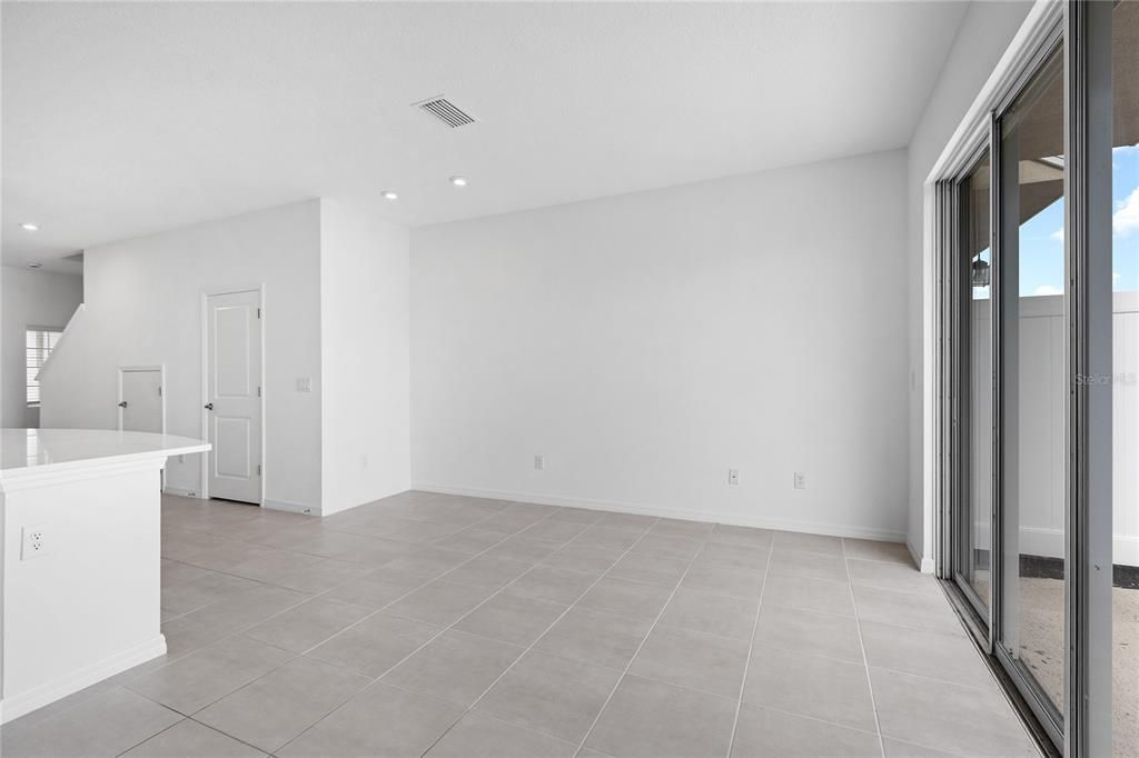 For Sale: $339,600 (3 beds, 2 baths, 1407 Square Feet)