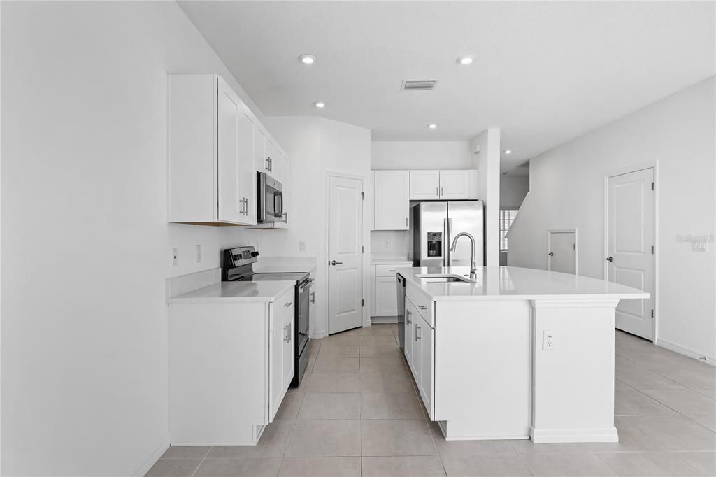 For Sale: $339,600 (3 beds, 2 baths, 1407 Square Feet)