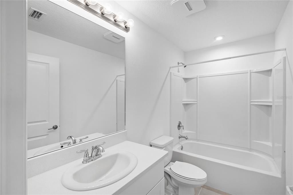 For Sale: $339,600 (3 beds, 2 baths, 1407 Square Feet)