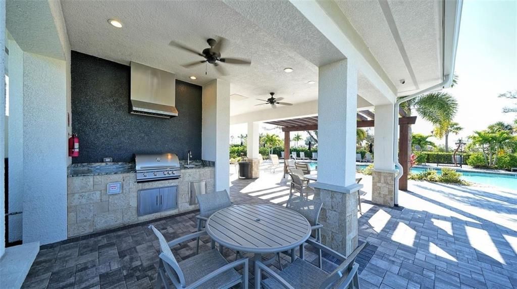 For Sale: $339,600 (3 beds, 2 baths, 1407 Square Feet)