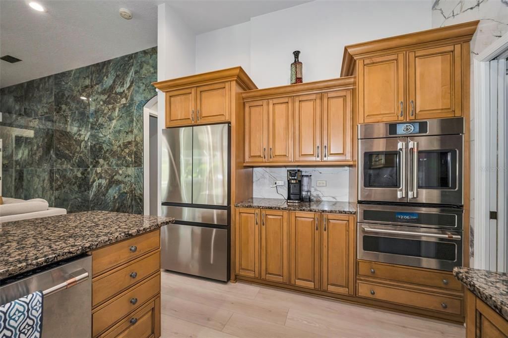 На продажу: $989,900 (4 спален, 3 ванн, 2812 Квадратных фут)