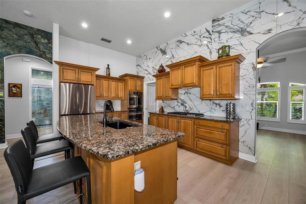 На продажу: $989,900 (4 спален, 3 ванн, 2812 Квадратных фут)