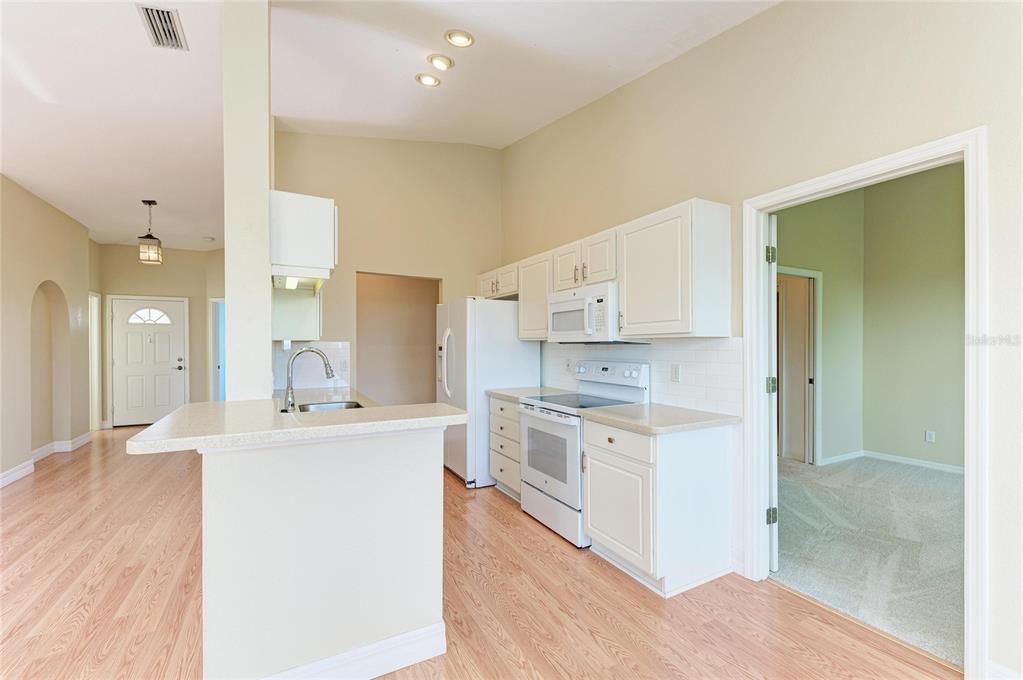 Activo con contrato: $239,000 (3 camas, 2 baños, 1286 Pies cuadrados)