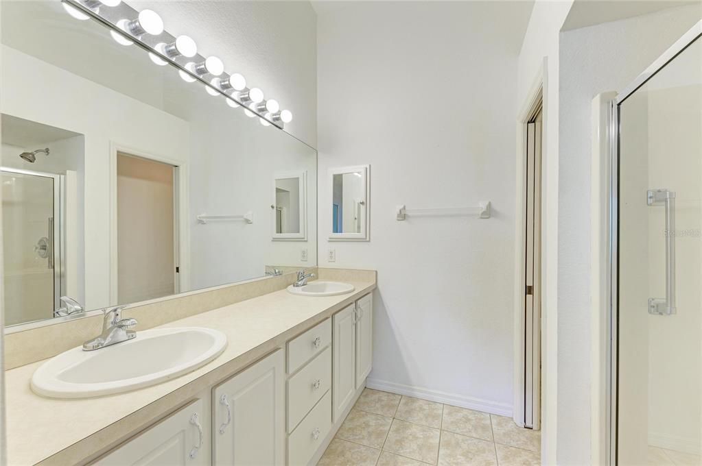Activo con contrato: $239,000 (3 camas, 2 baños, 1286 Pies cuadrados)