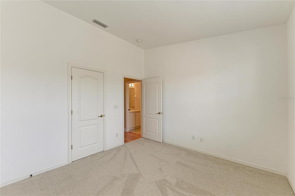 Activo con contrato: $239,000 (3 camas, 2 baños, 1286 Pies cuadrados)