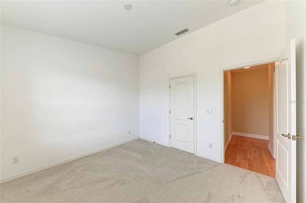 Activo con contrato: $239,000 (3 camas, 2 baños, 1286 Pies cuadrados)