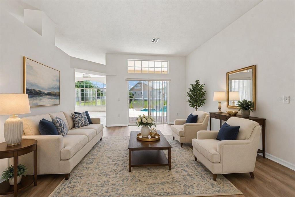 En Venta: $425,000 (4 camas, 3 baños, 2240 Pies cuadrados)