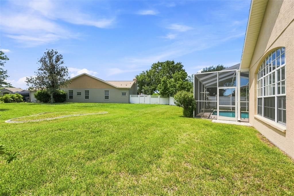 En Venta: $425,000 (4 camas, 3 baños, 2240 Pies cuadrados)