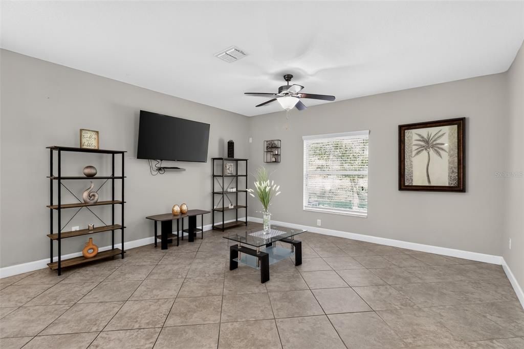 For Sale: $374,000 (3 beds, 2 baths, 1810 Square Feet)