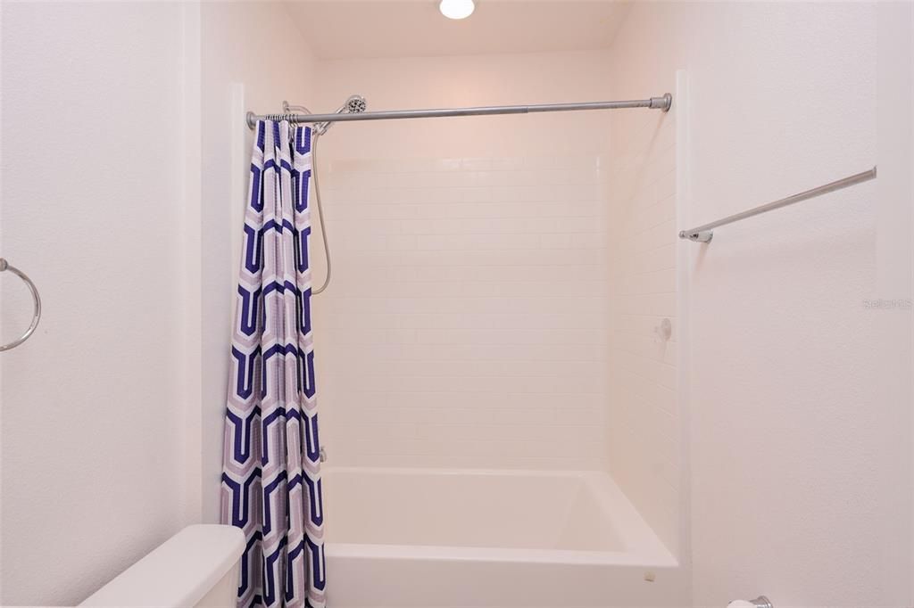 For Rent: $2,300 (3 beds, 2 baths, 1320 Square Feet)