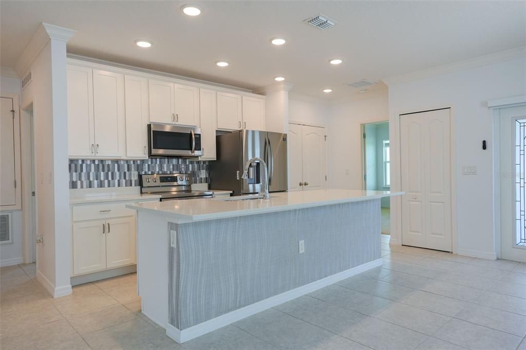For Rent: $2,300 (3 beds, 2 baths, 1320 Square Feet)
