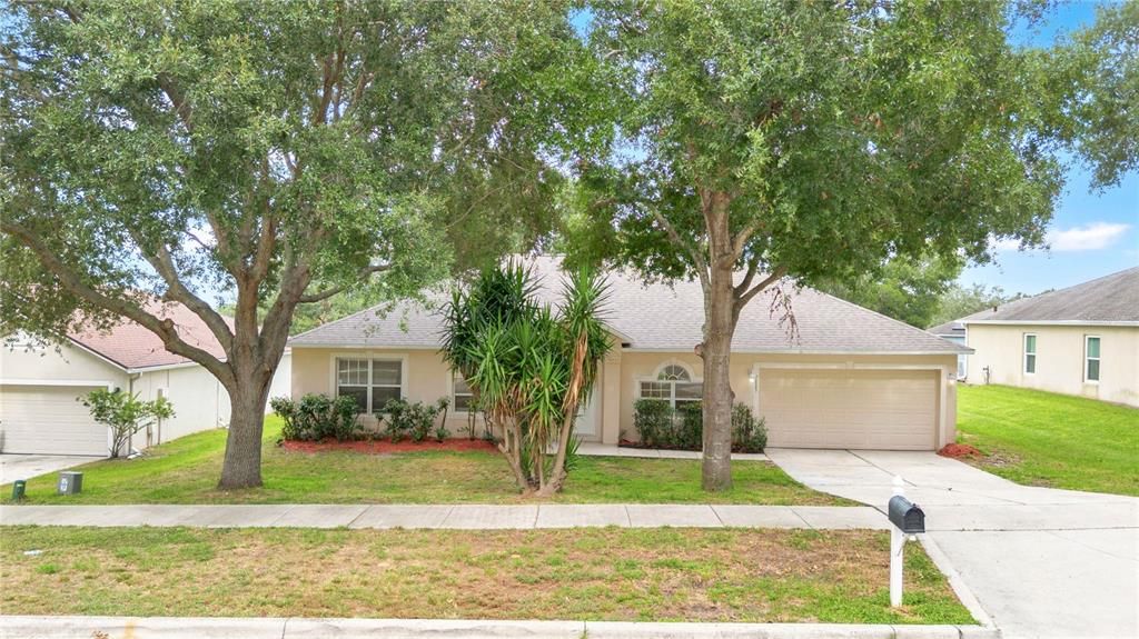 Active With Contract: $374,900 (4 beds, 2 baths, 2217 Square Feet)