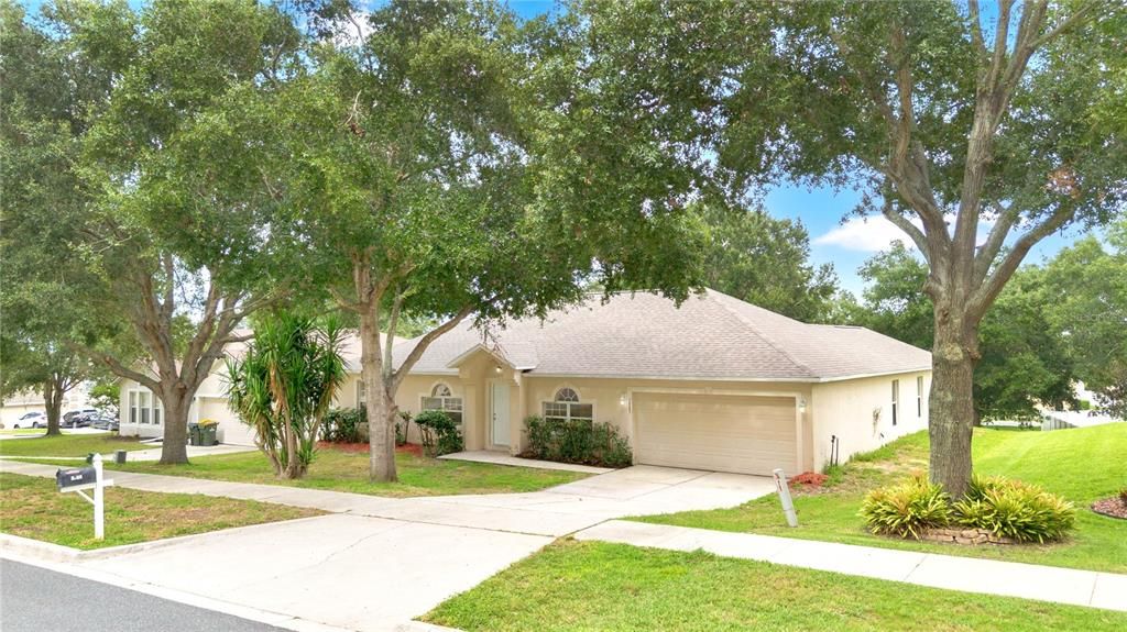 Active With Contract: $374,900 (4 beds, 2 baths, 2217 Square Feet)