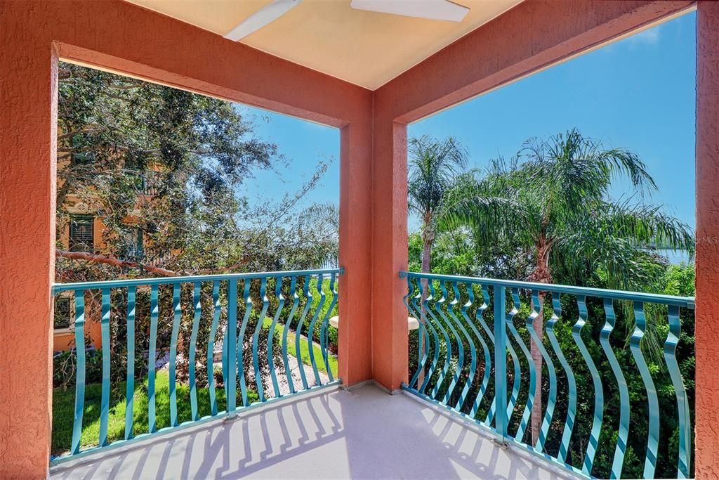 For Rent: $3,850 (3 beds, 2 baths, 2078 Square Feet)
