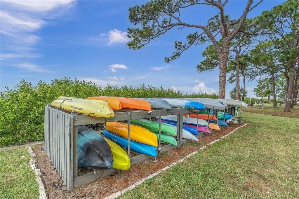 На продажу: $219,000 (3 спален, 2 ванн, 1325 Квадратных фут)