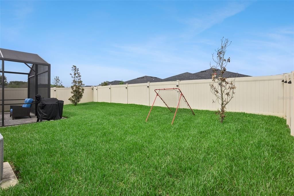 En Venta: $420,000 (4 camas, 2 baños, 1983 Pies cuadrados)