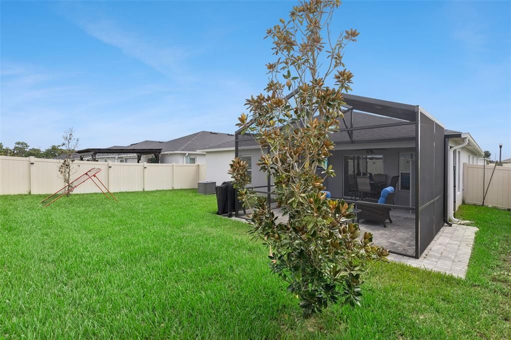 En Venta: $420,000 (4 camas, 2 baños, 1983 Pies cuadrados)
