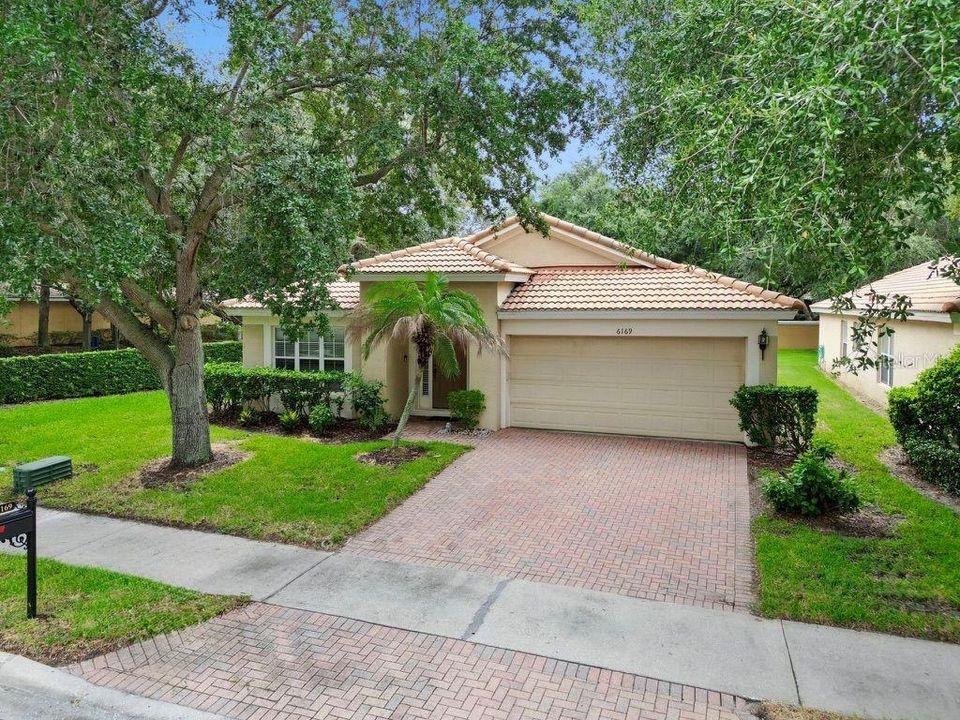 For Sale: $495,000 (4 beds, 2 baths, 2039 Square Feet)