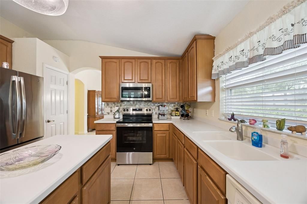 For Sale: $495,000 (4 beds, 2 baths, 2039 Square Feet)