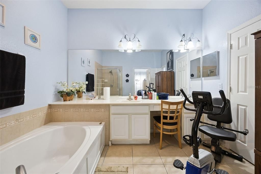 For Sale: $495,000 (4 beds, 2 baths, 2039 Square Feet)