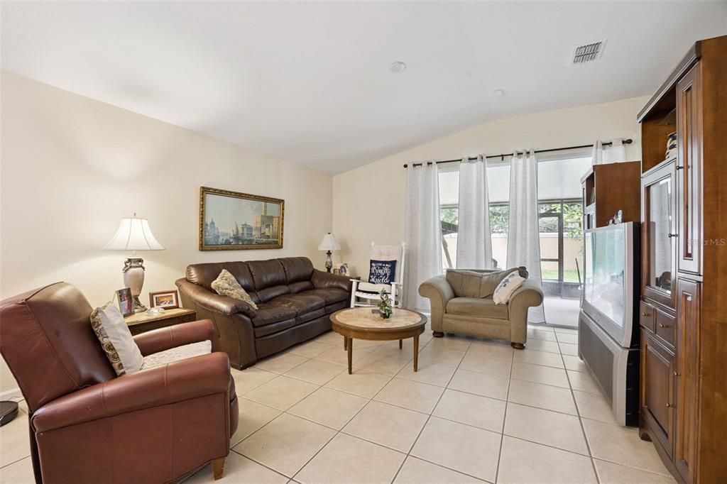 For Sale: $495,000 (4 beds, 2 baths, 2039 Square Feet)