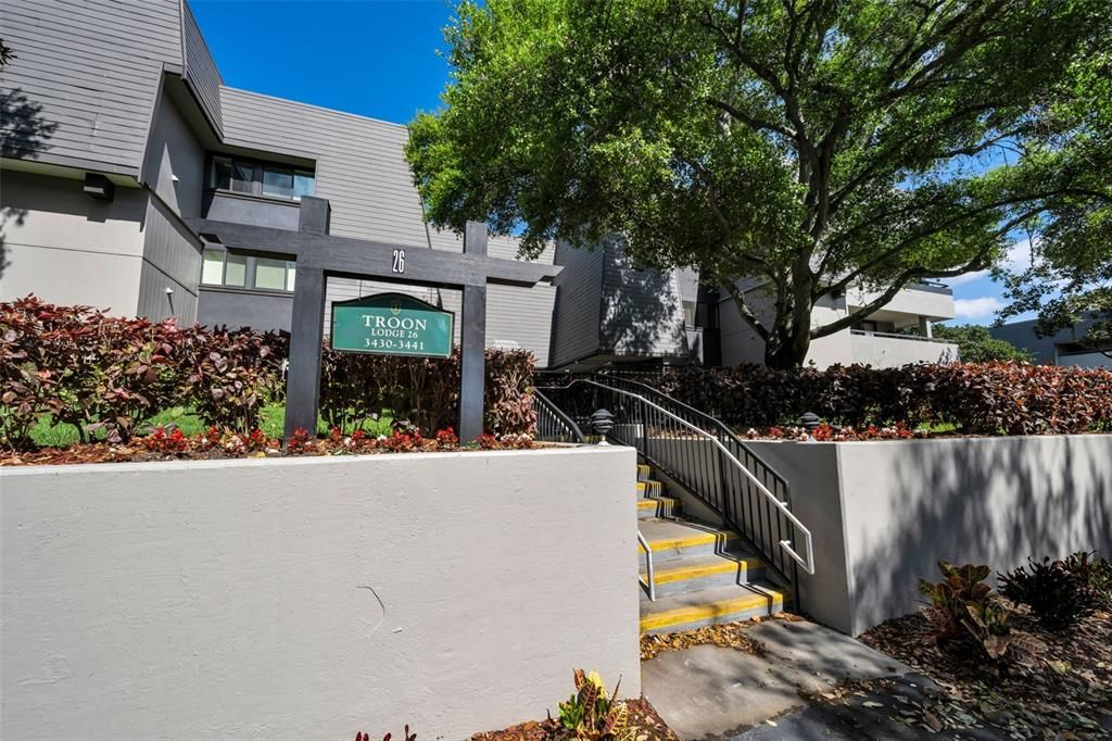 For Sale: $640,000 (2 beds, 2 baths, 1715 Square Feet)