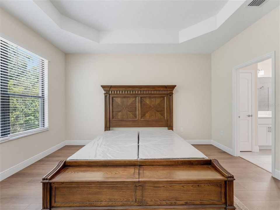 For Sale: $440,000 (4 beds, 3 baths, 2052 Square Feet)