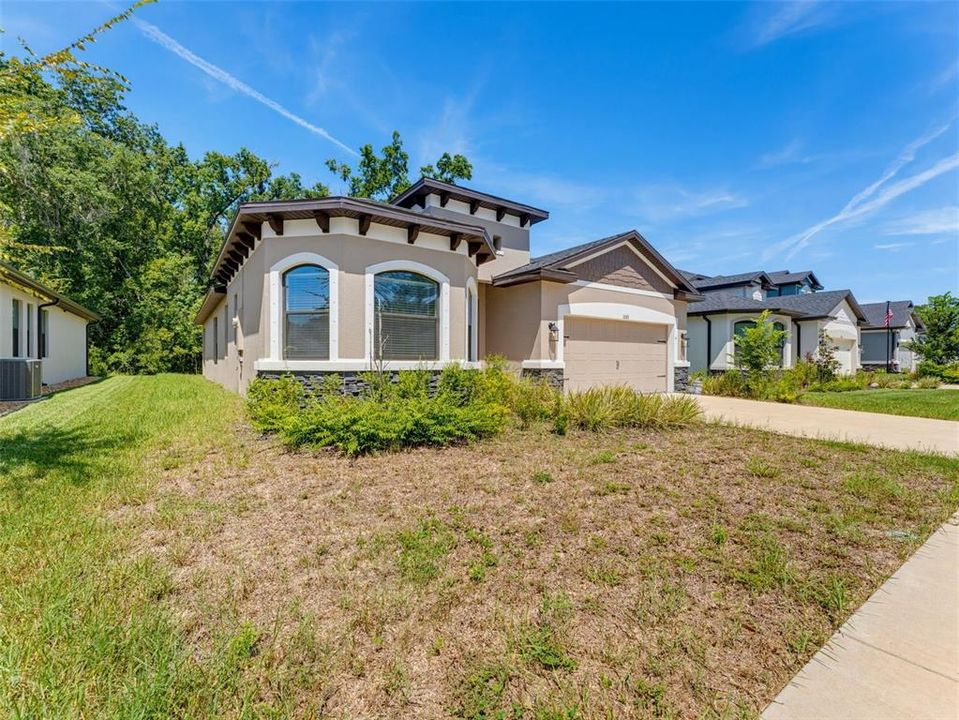 For Sale: $440,000 (4 beds, 3 baths, 2052 Square Feet)