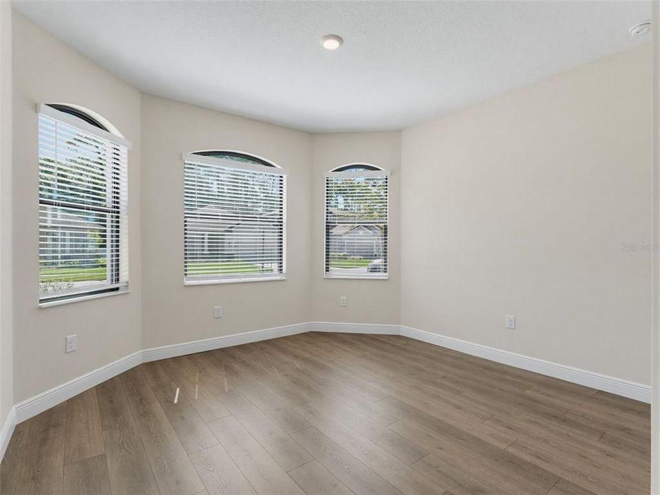 For Sale: $440,000 (4 beds, 3 baths, 2052 Square Feet)
