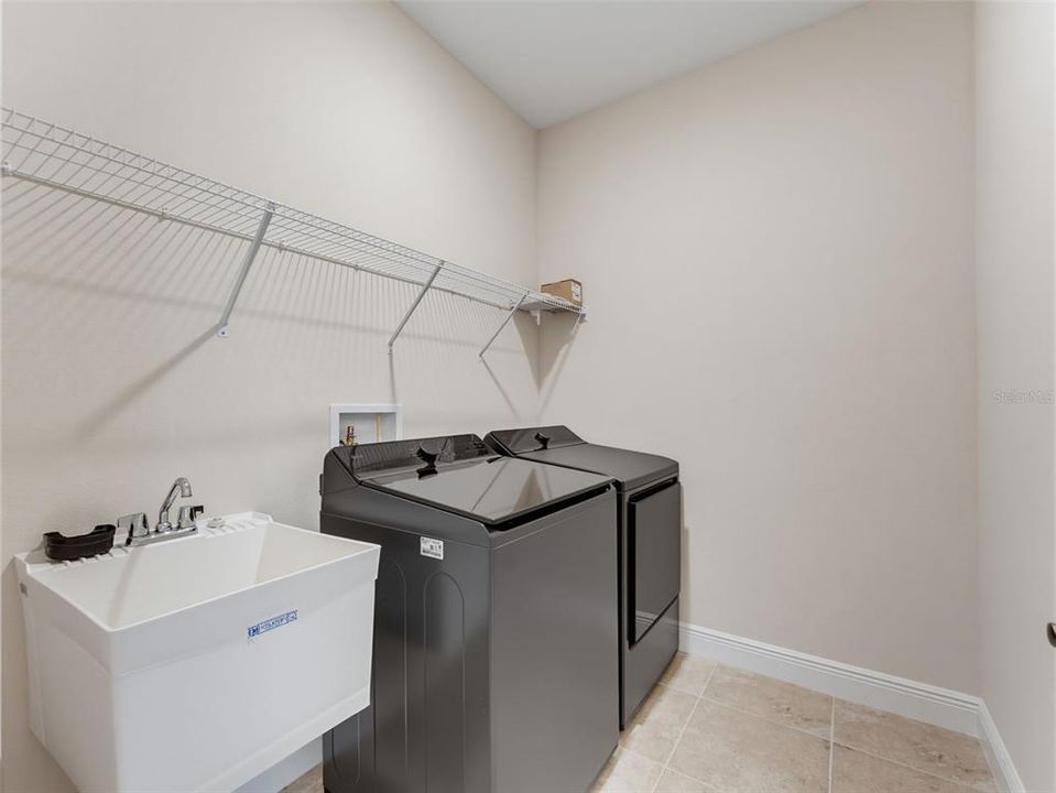 For Sale: $440,000 (4 beds, 3 baths, 2052 Square Feet)