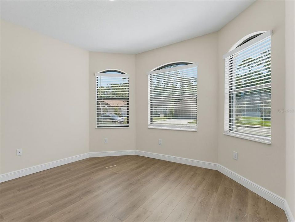 For Sale: $440,000 (4 beds, 3 baths, 2052 Square Feet)