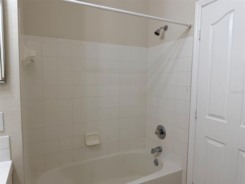 For Rent: $1,800 (3 beds, 2 baths, 1205 Square Feet)