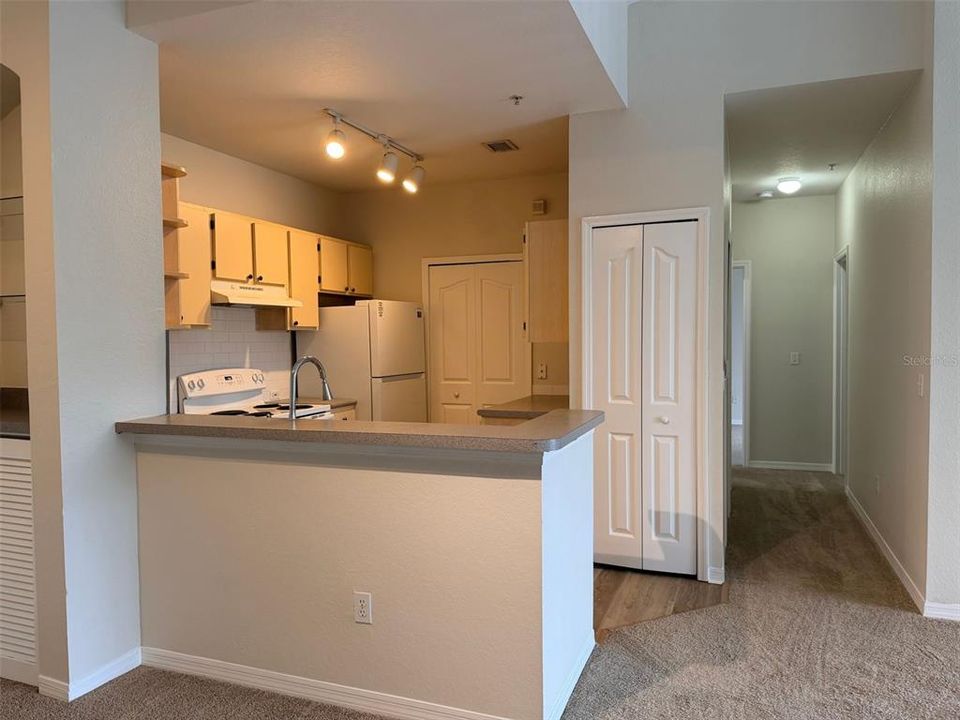 For Rent: $1,800 (3 beds, 2 baths, 1205 Square Feet)