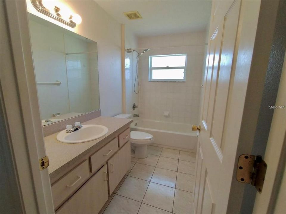 В аренду: $1,650 (2 спален, 2 ванн, 1022 Квадратных фут)