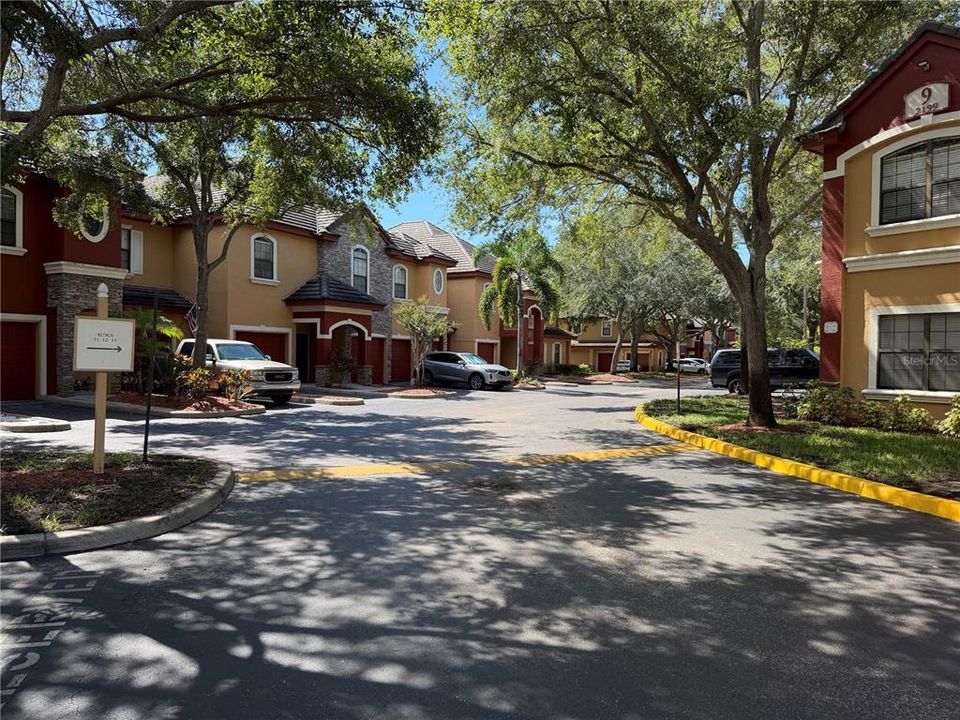 For Sale: $215,000 (1 beds, 1 baths, 750 Square Feet)
