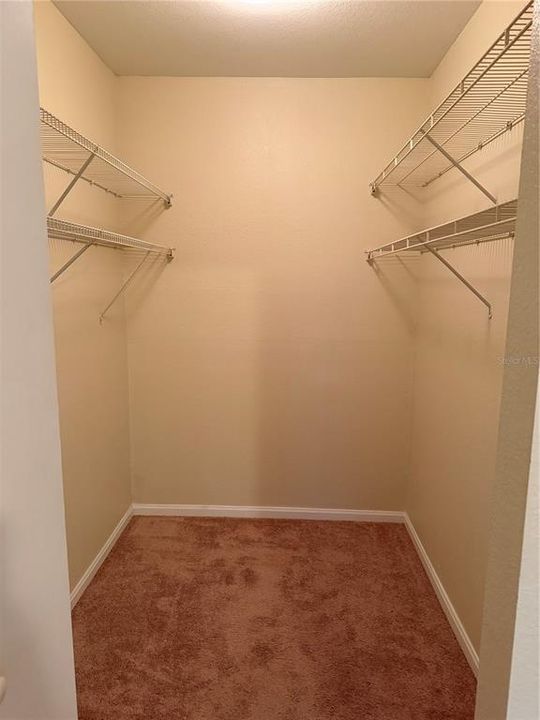 For Sale: $215,000 (1 beds, 1 baths, 750 Square Feet)