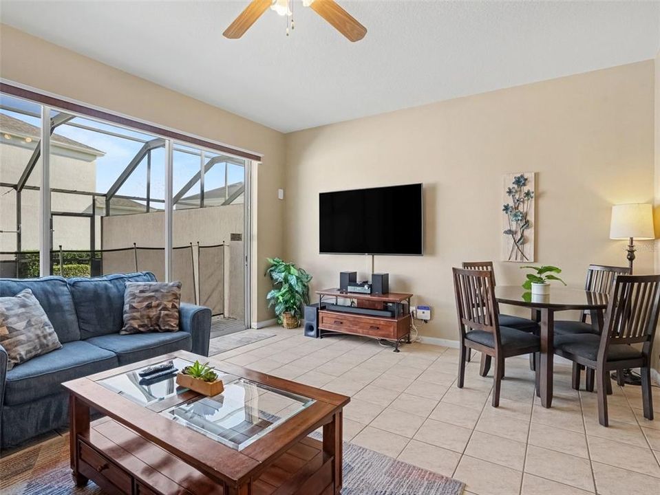 En Venta: $319,000 (3 camas, 3 baños, 1440 Pies cuadrados)